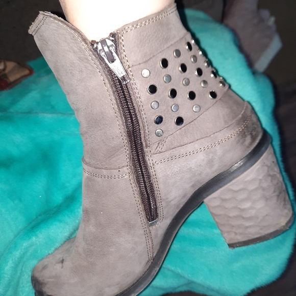Genuine leather high quality distressed ankle booties Brusque brand 👌 - Picture 3 of 9